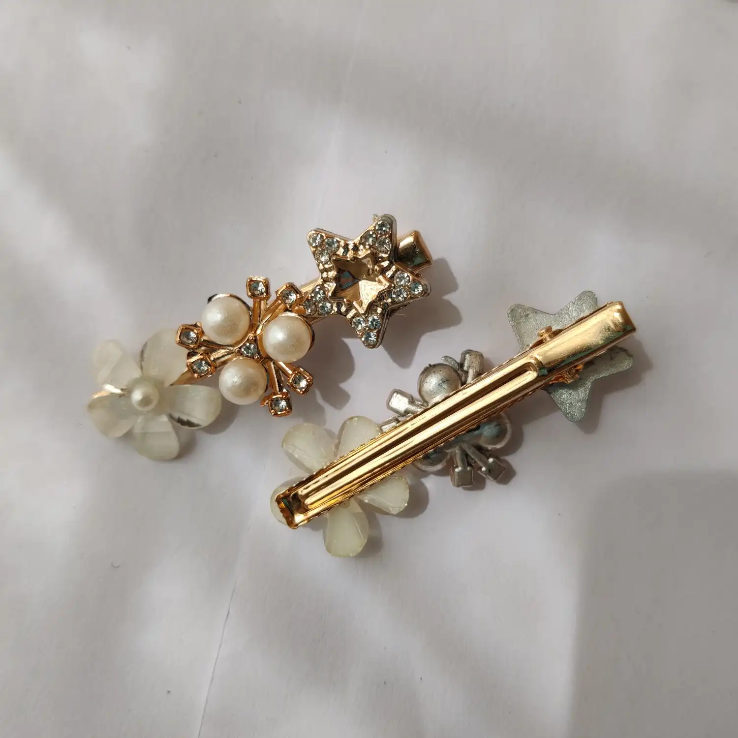 Light Flower Hair Clip - Image 4